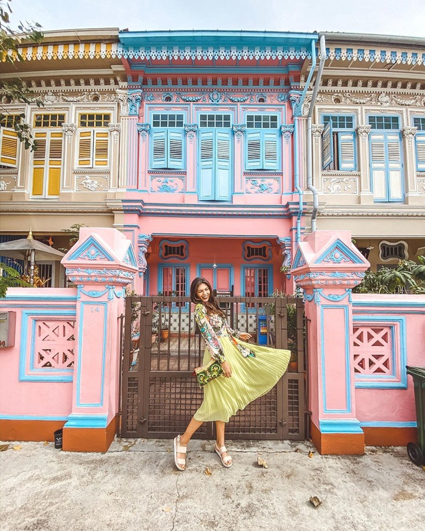 Vừa phát hiện con phố 7 sắc cầu vồng cực hiếm người biết ở Singapore, hình sống ảo cứ tăng dần đều mỗi ngày vì background quá “xịn” - Ảnh 9. Vừa phát hiện con phố 7 sắc cầu vồng cực hiếm người biết ở Singapore, hình sống ảo cứ tăng dần đều mỗi ngày vì background quá “xịn” - Ảnh 9.