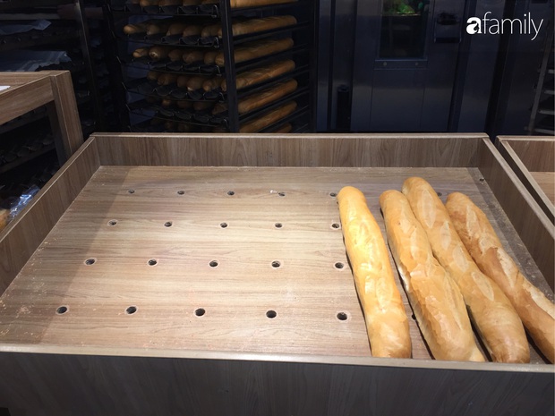 Hà Nội: Người tiêu dùng đổ xô đi mua bánh mì thanh long do hương vị giòn xốp ngậy mà giá rẻ chỉ bằng 1/3 bánh mì truyền thống - Ảnh 6. Hà Nội: Người tiêu dùng đổ xô đi mua bánh mì thanh long do hương vị giòn xốp ngậy mà giá rẻ chỉ bằng 1/3 bánh mì truyền thống - Ảnh 6.