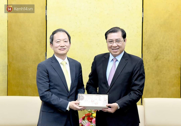 Chủ tịch Đà Nẵng giải thích vụ cách ly 20 du khách đến từ vùng tâm dịch của Hàn Quốc - Ảnh 1.