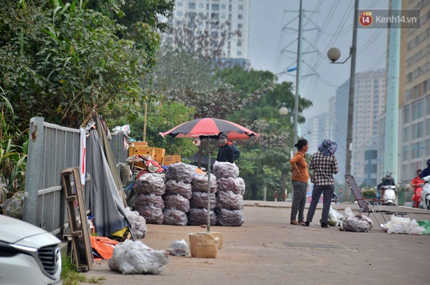 Sự thật sau tấm biển giải cứu khoai lang Gia Lai trên vỉa hè Hà Nội: Người bán thừa nhận lấy hàng từ chợ đầu mối để kiếm lời - Ảnh 7. Sự thật sau tấm biển giải cứu khoai lang Gia Lai trên vỉa hè Hà Nội: Người bán thừa nhận lấy hàng từ chợ đầu mối để kiếm lời - Ảnh 7.