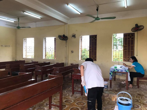 Học trò thi nhau toang toàn tập sau Tết vì thức ăn để quên trong lớp mốc meo, mọc rêu um tùm khiến cả phòng bốc mùi hôi thối - Ảnh 3. Học trò thi nhau toang toàn tập sau Tết vì thức ăn để quên trong lớp mốc meo, mọc rêu um tùm khiến cả phòng bốc mùi hôi thối - Ảnh 3.