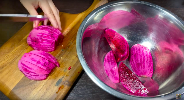 Mẹ con Quỳnh Trần - bé Sa được ủng hộ nhiệt tình với món bánh xèo thanh long, dù ở nước Nhật xa xôi vẫn góp phần giải cứu nông sản Việt Nam - Ảnh 4. Mẹ con Quỳnh Trần - bé Sa được ủng hộ nhiệt tình với món bánh xèo thanh long, dù ở nước Nhật xa xôi vẫn góp phần giải cứu nông sản Việt Nam - Ảnh 4.