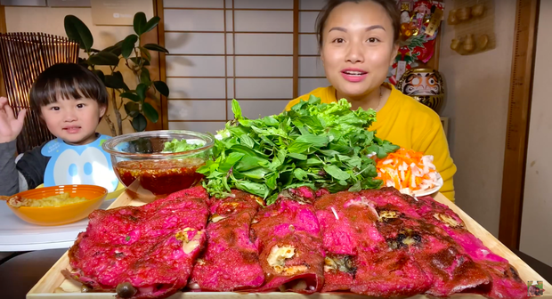 Mẹ con Quỳnh Trần - bé Sa được ủng hộ nhiệt tình với món bánh xèo thanh long, dù ở nước Nhật xa xôi vẫn góp phần giải cứu nông sản Việt Nam - Ảnh 13. Mẹ con Quỳnh Trần - bé Sa được ủng hộ nhiệt tình với món bánh xèo thanh long, dù ở nước Nhật xa xôi vẫn góp phần giải cứu nông sản Việt Nam - Ảnh 13.