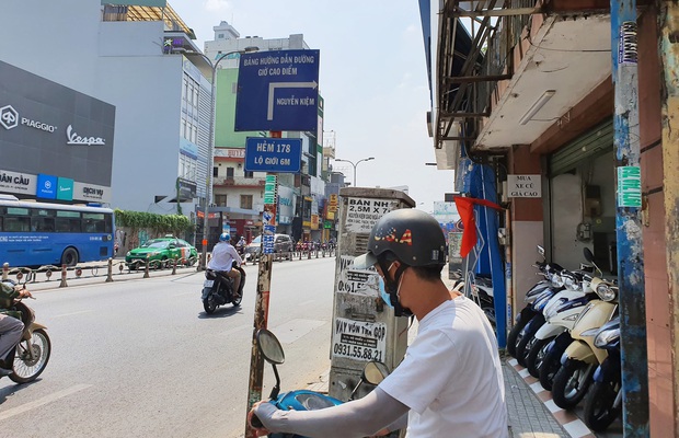 Con gái tài xế GrabBike bị Mercedes tông chết mùng 6 Tết: Chị chỉ mong họ đến để thắp nén hương, xin lỗi bố mà thôi! - Ảnh 1. Con gái tài xế GrabBike bị Mercedes tông chết mùng 6 Tết: Chị chỉ mong họ đến để thắp nén hương, xin lỗi bố mà thôi! - Ảnh 1.