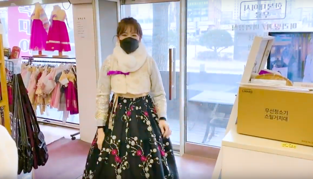 Dàn sao Bố Già sang Hàn Quốc quậy tưng bừng: Diện hanbok nhưng Trấn Thành tự nhận là… “quàng tử Ai Cập”, Trúc Nhân xưng danh “công chúa” - Ảnh 6. Dàn sao Bố Già sang Hàn Quốc quậy tưng bừng: Diện hanbok nhưng Trấn Thành tự nhận là… “quàng tử Ai Cập”, Trúc Nhân xưng danh “công chúa” - Ảnh 6.