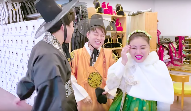 Dàn sao Bố Già sang Hàn Quốc quậy tưng bừng: Diện hanbok nhưng Trấn Thành tự nhận là… “quàng tử Ai Cập”, Trúc Nhân xưng danh “công chúa” - Ảnh 2. Dàn sao Bố Già sang Hàn Quốc quậy tưng bừng: Diện hanbok nhưng Trấn Thành tự nhận là… “quàng tử Ai Cập”, Trúc Nhân xưng danh “công chúa” - Ảnh 2.