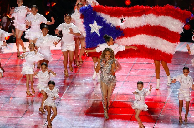 Shakira và Jennifer Lopez bùng nổ với vũ đạo múa cột đốt mắt, song ca liên khúc hit có 1-không-2 tại Super Bowl Halftime Show! - Ảnh 7.
