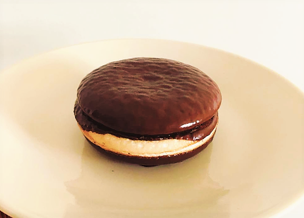 Khoe kiểu ăn Choco Pie… không nhân, anh chàng được dân mạng đồng tình hết mực, còn mách thêm nhiều cách ăn lạ hơn - Ảnh 4. Khoe kiểu ăn Choco Pie… không nhân, anh chàng được dân mạng đồng tình hết mực, còn mách thêm nhiều cách ăn lạ hơn - Ảnh 4.