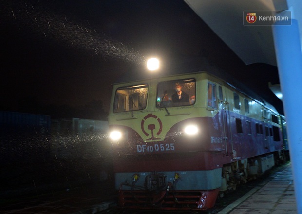 Chuyến tàu liên vận từ Trung Quốc vào Việt Nam chỉ với 2 người, một người bị từ chối nhập cảnh, một người được cách ly - Ảnh 1. Chuyến tàu liên vận từ Trung Quốc vào Việt Nam chỉ với 2 người, một người bị từ chối nhập cảnh, một người được cách ly - Ảnh 1.