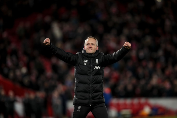 Phát hiện thú vị: Ngoài đội hình ra sân trẻ nhất lịch sử, Liverpool đi tiếp ở cúp lâu đời nhất thế giới nhờ 2 bàn phản lưới nhà “cực khó đỡ” đều từ các cựu thành viên MU - Ảnh 6. Phát hiện thú vị: Ngoài đội hình ra sân trẻ nhất lịch sử, Liverpool đi tiếp ở cúp lâu đời nhất thế giới nhờ 2 bàn phản lưới nhà “cực khó đỡ” đều từ các cựu thành viên MU - Ảnh 6.