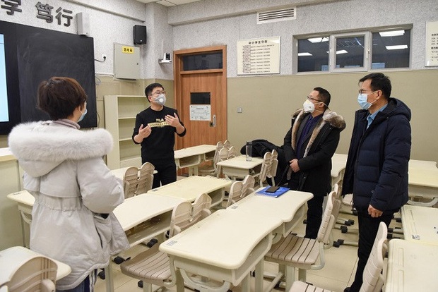 Giáo viên Trung Quốc nỗ lực dạy qua internet khi học sinh nghỉ học vì virus Corona - Ảnh 4.