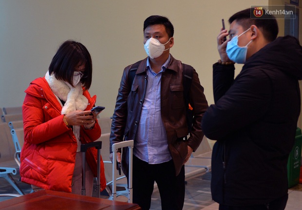 Cận cảnh quá trình kiểm tra những người nhập cảnh từ Trung Quốc về Việt Nam qua cửa khẩu Hữu Nghị - Ảnh 9. Cận cảnh quá trình kiểm tra những người nhập cảnh từ Trung Quốc về Việt Nam qua cửa khẩu Hữu Nghị - Ảnh 9.