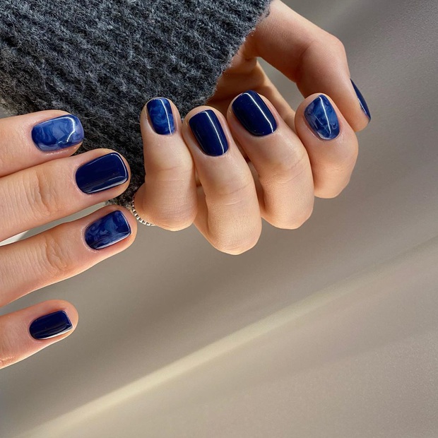 Màu nail xanh cổ điển classic blue đang được lăng xê rần rần: Nhích thử mới biết vừa sáng tay lại vừa sang xịn - Ảnh 3.