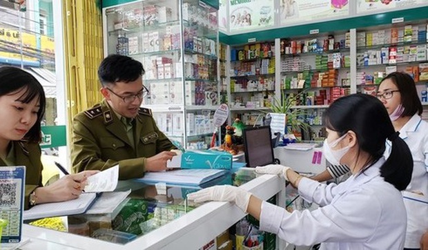 Xử phạt gần 200 triệu đồng đối với 95 cửa hàng thuốc tăng giá khẩu trang y tế - Ảnh 1. Xử phạt gần 200 triệu đồng đối với 95 cửa hàng thuốc tăng giá khẩu trang y tế - Ảnh 1.