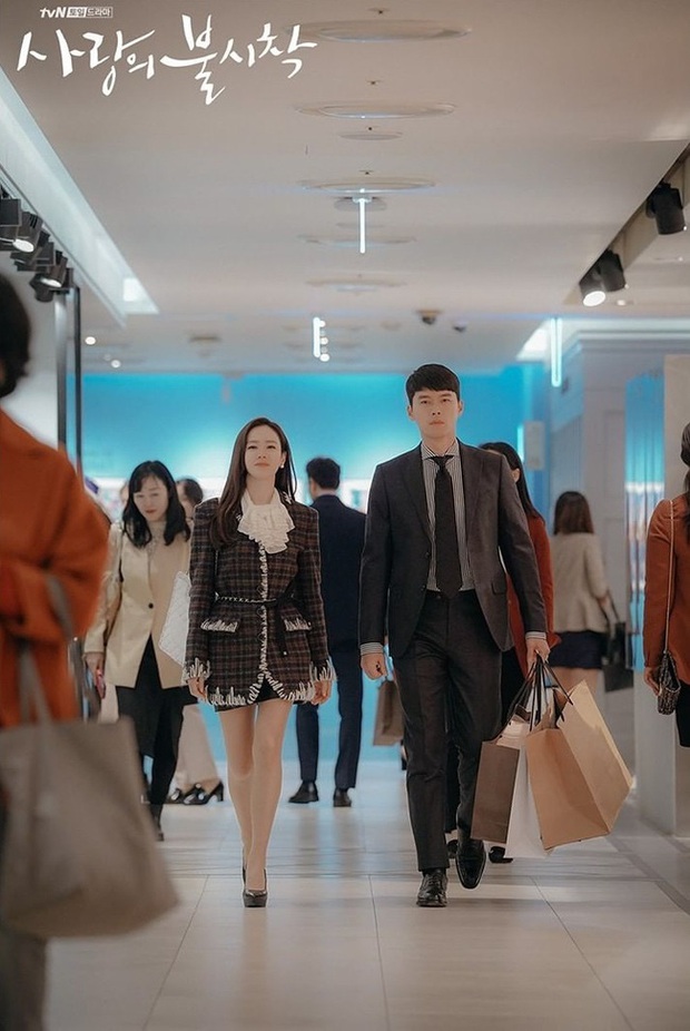 Muốn lịm đi mỗi lần Hyun Bin diện vest cực bảnh trong Hạ Cánh Nơi Anh, lỡ mai này rời xa thì Son Ye Jin biết sống sao? - Ảnh 7. Muốn lịm đi mỗi lần Hyun Bin diện vest cực bảnh trong Hạ Cánh Nơi Anh, lỡ mai này rời xa thì Son Ye Jin biết sống sao? - Ảnh 7.