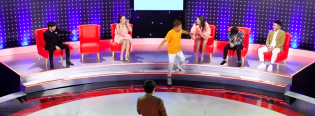 Khổ thân các khách mời của Giọng ải giọng ai, cứ hở ra là bị Trường Giang, Trấn Thành đòi... đuổi về - Ảnh 4. Khổ thân các khách mời của Giọng ải giọng ai, cứ hở ra là bị Trường Giang, Trấn Thành đòi... đuổi về - Ảnh 4.