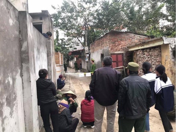 Hà Nội: Nghịch tử dùng dao sát hại mẹ, chém bố ruột và hàng xóm nguy kịch - Ảnh 1.