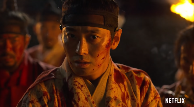 Kingdom 2 tung teaser nghẹt thở: Thái tử Lee Chang bị tập kích bởi đoàn zombie đông như kiến - Ảnh 3.