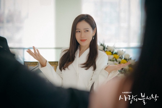 Muốn sanh chảnh như Son Ye Jin không khó: Chính là sắc son hồng phai làm nên nhan sắc đỉnh cao của chị đẹp - Ảnh 3. Muốn sanh chảnh như Son Ye Jin không khó: Chính là sắc son hồng phai làm nên nhan sắc đỉnh cao của chị đẹp - Ảnh 3.