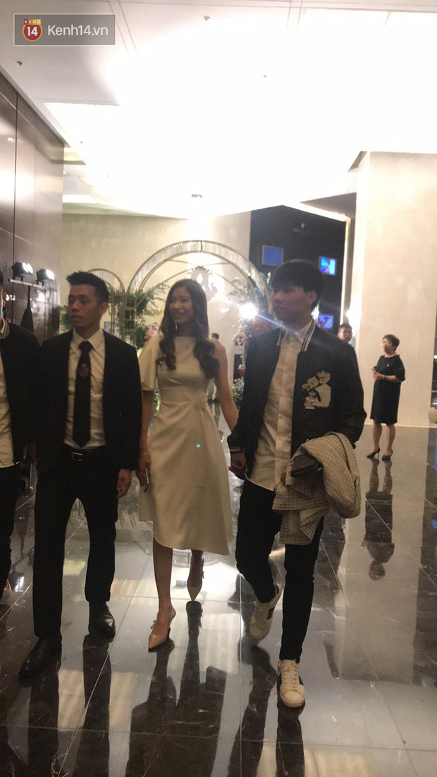 Dàn khách mời ở đám cưới Quỳnh Anh - Duy Mạnh: Toàn gương mặt trai xinh gái đẹp, dresscode trắng đen nguyên team - Ảnh 9. Dàn khách mời ở đám cưới Quỳnh Anh - Duy Mạnh: Toàn gương mặt trai xinh gái đẹp, dresscode trắng đen nguyên team - Ảnh 9.
