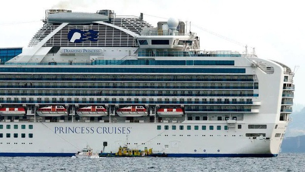 61 du khách tàu Diamond Princess bị nhiễm virus nCoV không xuống cảng biển ở Huế - Ảnh 1. 61 du khách tàu Diamond Princess bị nhiễm virus nCoV không xuống cảng biển ở Huế - Ảnh 1.
