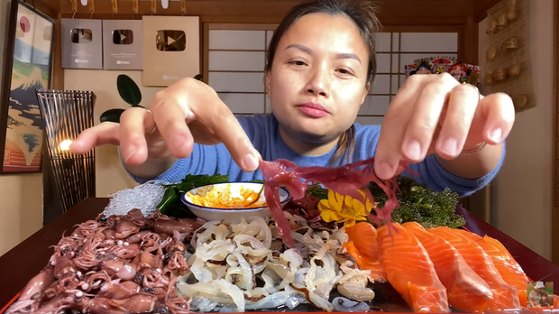 Xem clip giới thiệu các loại rong phổ biến ở Nhật của Quỳnh Trần JP, dân tình lại được mở mang tầm mắt với rong biển màu đỏ cực lạ - Ảnh 7. Xem clip giới thiệu các loại rong phổ biến ở Nhật của Quỳnh Trần JP, dân tình lại được mở mang tầm mắt với rong biển màu đỏ cực lạ - Ảnh 7.