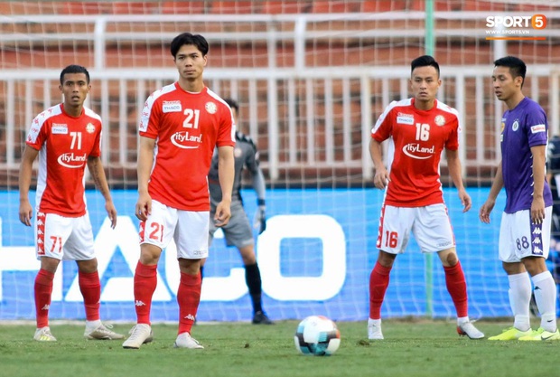 Công Phượng phản ứng nhanh, ngăn đồng đội xô xát với trung vệ U23 Việt Nam - Ảnh 9.
