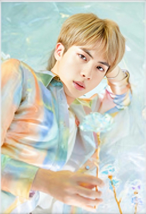 Loạt khoảnh chứng tỏ trai đẹp toàn cầu Jin (BTS) rất thích phí phạm nhan sắc của mình! - Ảnh 2. Loạt khoảnh chứng tỏ trai đẹp toàn cầu Jin (BTS) rất thích phí phạm nhan sắc của mình! - Ảnh 2.