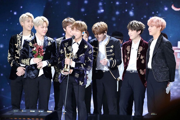 BTS - Câu chuyện boygroup đi lên từ những cái lắc đầu: Khi những kẻ ngoài kia tiệc tùng, tôi từ bỏ giấc ngủ cho những ước mơ - Ảnh 7.