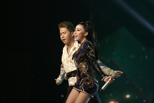 4 Quán quân show thực tế cứ ngỡ bị loại ra chuồng gà nhưng được cứu lại và giành chiến thắng! - Ảnh 5.