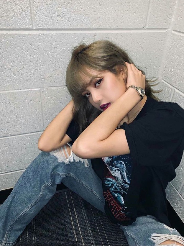 Trời ơi, Lisa (BLACKPINK) mới sang Trung mà đã hóa bánh bèo chúa: - Ảnh 5.