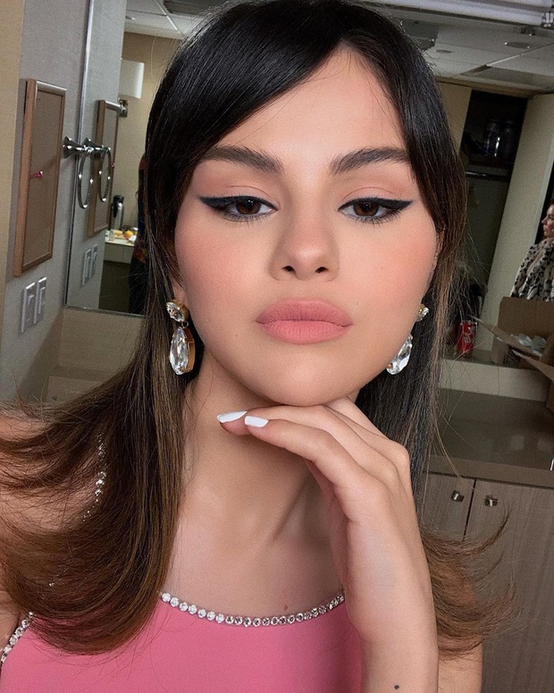Selena Gomez - Giáo chủ tóc đẹp của Hollywood: Tóc ngắn hay dài đều xinh khó cưỡng, 5 lần 7 lượt gây sốt với đỉnh cao visual - Ảnh 2. Selena Gomez - Giáo chủ tóc đẹp của Hollywood: Tóc ngắn hay dài đều xinh khó cưỡng, 5 lần 7 lượt gây sốt với đỉnh cao visual - Ảnh 2.