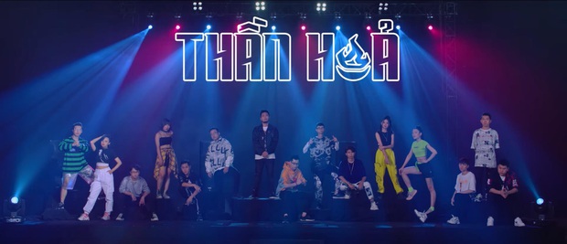 Thắp sáng ngọn lửa nhiệt huyết, rapper Phúc Du lần đầu góp mặt trong MV về LMHT cùng nhiều gương mặt nổi tiếng - Ảnh 1.