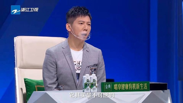 Hình ảnh gây sốt Weibo: Dàn HLV và thí sinh show thực tế đeo khẩu trang dã chiến giữa đại dịch COVID-19 - Ảnh 4.