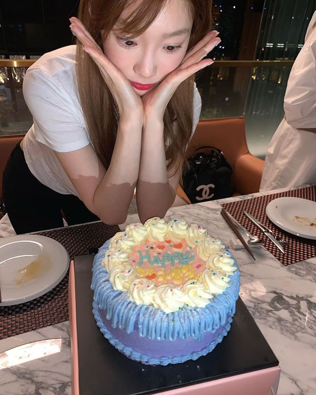 Sau bức tâm thư xúc động, Taeyeon tiếp tục trấn an người hâm mộ bằng loạt ảnh tạo dáng cực nhắng nhít bên cạnh bánh sinh nhật - Ảnh 3.