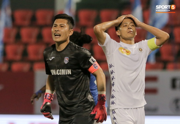 Đình Trọng vừa ăn kẹo mút, vừa đăm chiêu trong ngày Hà Nội FC thất bại - Ảnh 5.