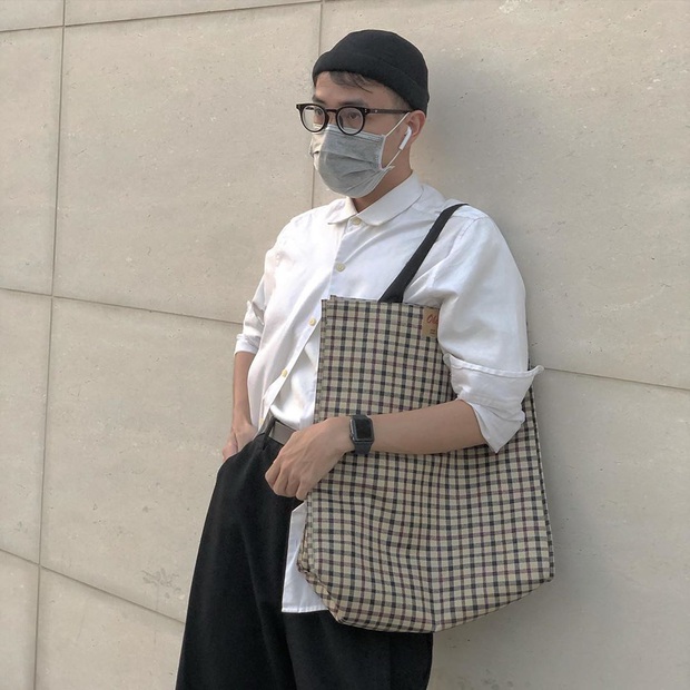 Xem Khánh Linh, SunHt và dàn trai xinh gái đẹp hào hứng khoe OOTD cùng khẩu trang để thấy: Mùa dịch vẫn phải thật khoẻ, thật cool! - Ảnh 19.