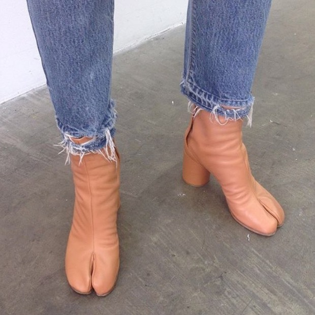 Tài khoản Instagram chuyên đăng tải những đôi giày xấu điên xấu mù chỉ tồn tại trong cơn ác mộng của bạn - Ảnh 8.