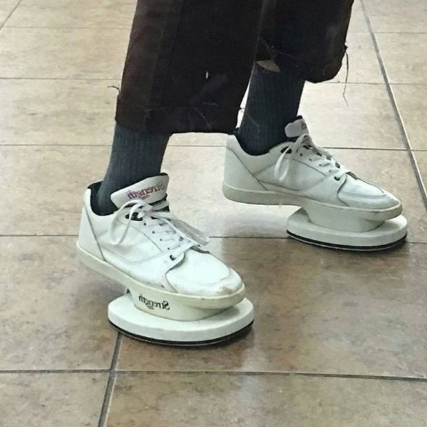 Tài khoản Instagram chuyên đăng tải những đôi giày xấu điên xấu mù chỉ tồn tại trong cơn ác mộng của bạn - Ảnh 11.