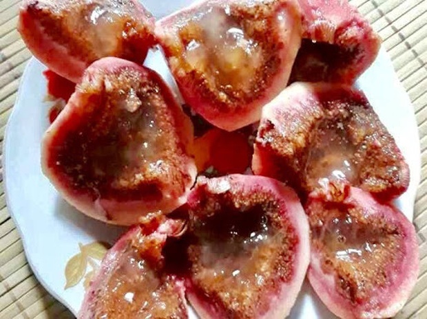 Một loại quả đỏ mọng là đặc sản tuổi thơ của người Việt nhưng không phải ai cũng còn nhớ trong thời nay - Ảnh 2.
