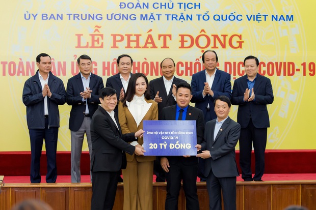 Hoa hậu Mai Phương Thuý gặp Thủ tướng Chính phủ, đại diện ủng hộ 20 tỷ đồng phòng chống đại dịch Covid-19 - Ảnh 2.