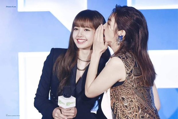 Ella (S.H.E) hé lộ lý do khiến Lisa gặp khó khăn ở tập 1 Thanh xuân có bạn: Sự dễ thương của em ấy đến từ rào cản ngôn ngữ - Ảnh 4. Ella (S.H.E) hé lộ lý do khiến Lisa gặp khó khăn ở tập 1 Thanh xuân có bạn: Sự dễ thương của em ấy đến từ rào cản ngôn ngữ - Ảnh 4.