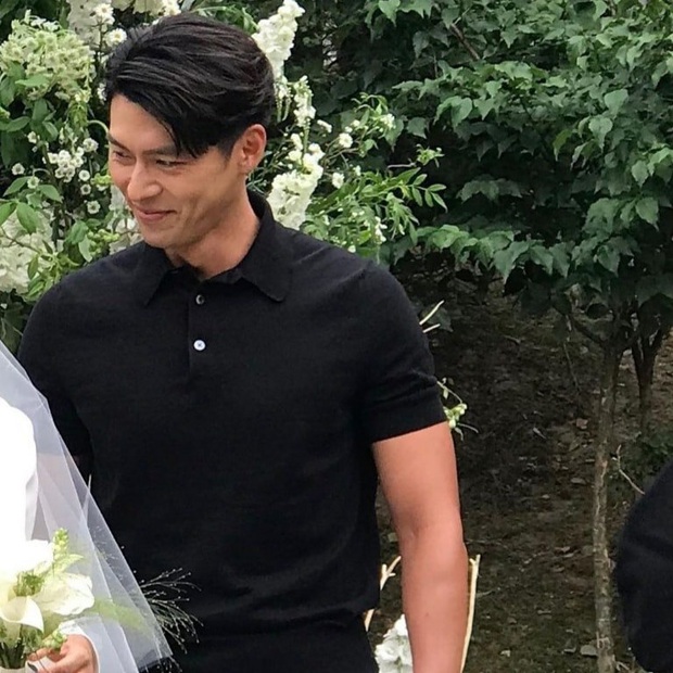 Chị em đang phát sốt vì ảnh cận mặt Hyun Bin ở đám cưới toàn sao khủng, đặc biệt là ánh mắt anh dành cho cô dâu - Ảnh 3.