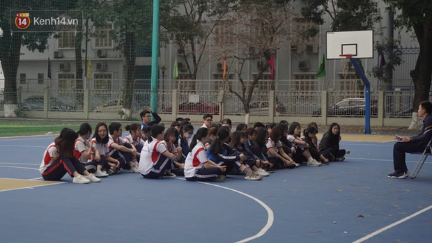 Sinh viên đi học sau nhiều tuần nghỉ, hàng quán tấp nập, đông khách trở lại - Ảnh 7. Sinh viên đi học sau nhiều tuần nghỉ, hàng quán tấp nập, đông khách trở lại - Ảnh 7.