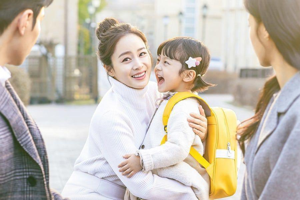 4 ma nữ xinh như mộng của màn ảnh Hàn: Bá đạo nhất vẫn là mẹ ma Kim Tae Hee - Ảnh 2.