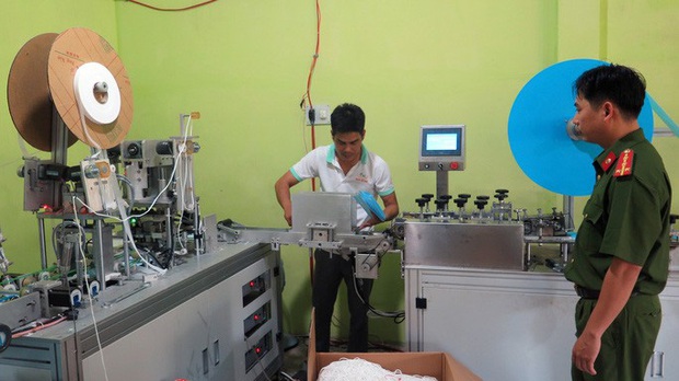 Phú Yên: Thu giữ gần 80.000 khẩu trang chưa đủ điều kiện nhưng lưu hành - Ảnh 2. Phú Yên: Thu giữ gần 80.000 khẩu trang chưa đủ điều kiện nhưng lưu hành - Ảnh 2.