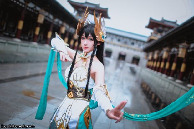 LMHT: Ngắm nhìn vẻ đẹp thoát tục tựa tiên nữ của cosplayer Trung Quốc trong bộ ảnh Irelia Thánh Kiếm - Ảnh 5.