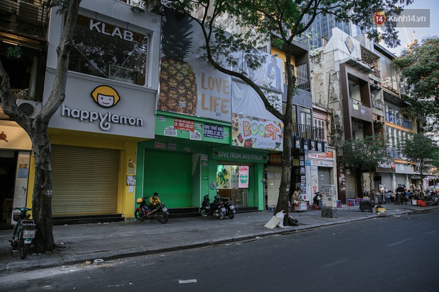 Những con đường sầm uất bậc nhất Sài Gòn nay còn đâu: Hàng loạt quán xá treo biển đóng cửa, hưởng ứng lời kêu gọi chống dịch Covid-19 - Ảnh 14.