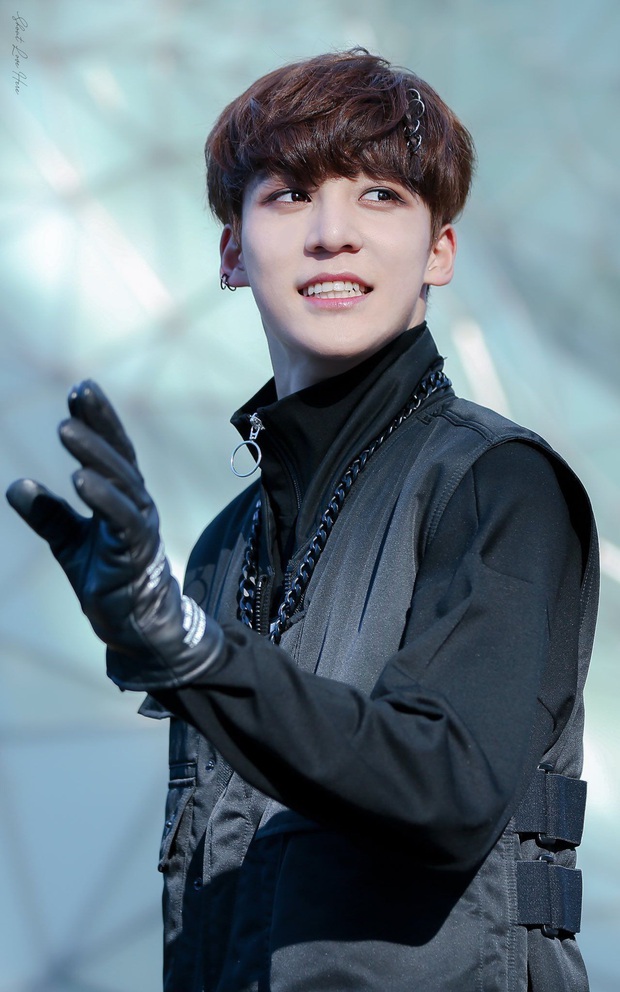 Main dancer nổi bật của các nhóm nhạc trong mắt fan: Lisa, Momo cứ “lên sàn” là đoạt spotlight, Kai (EXO) “sinh ra để nhảy” nhưng BTS lại gây hụt hẫng - Ảnh 22. Main dancer nổi bật của các nhóm nhạc trong mắt fan: Lisa, Momo cứ “lên sàn” là đoạt spotlight, Kai (EXO) “sinh ra để nhảy” nhưng BTS lại gây hụt hẫng - Ảnh 22.