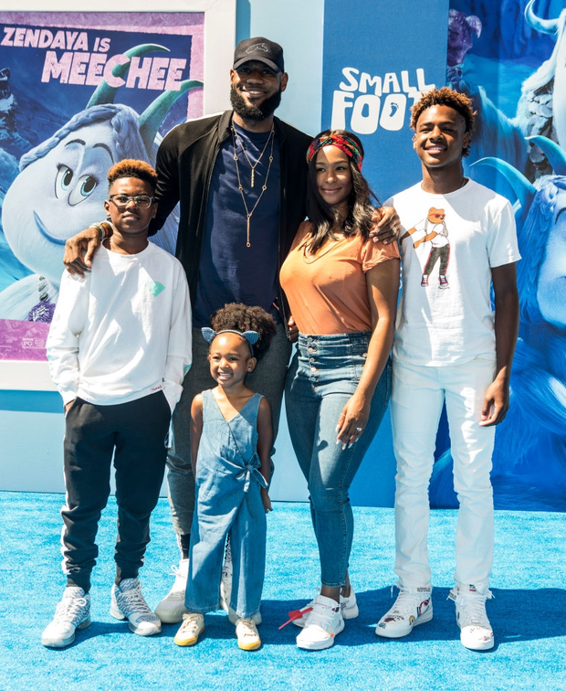 Ngôi sao bóng rổ LeBron James khiến cư dân mạng phát sốt vì clip nhảy siêu đáng yêu cùng gia đình - Ảnh 3.